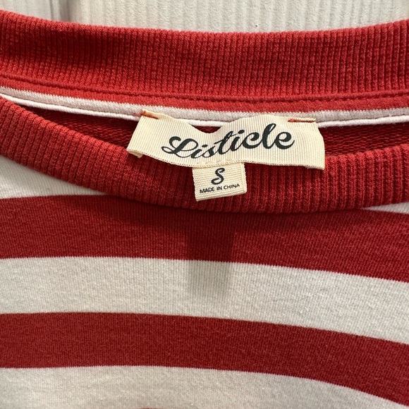 Listicle Cropped Red and White Striped Top - Picture 2 of 3